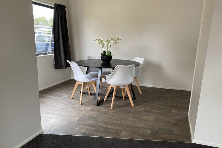 Photo of property in 3 Lowell Place, Massey, Auckland, 0614