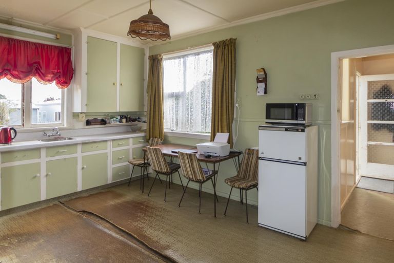 Photo of property in 11 Weston Road, Holmes Hill, Oamaru, 9401