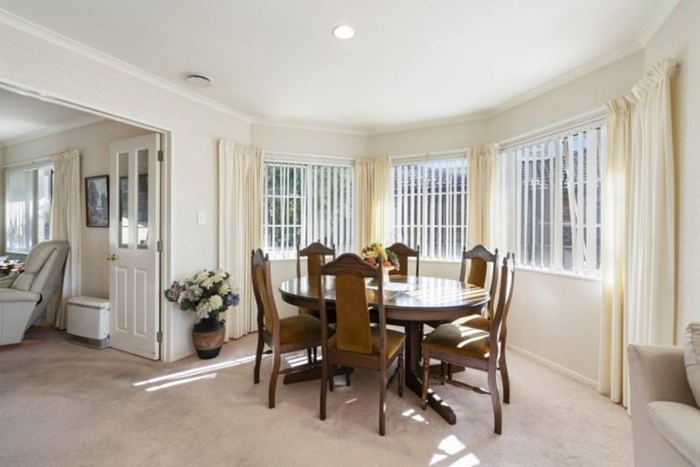Photo of property in 145 Summerhill Drive, Fitzherbert, Palmerston North, 4410
