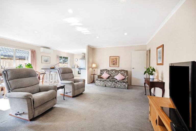 Photo of property in 10 Kilbaha Close, East Tamaki, Auckland, 2013