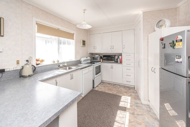 Photo of property in 43 Toi Street, Tawhero, Whanganui, 4501