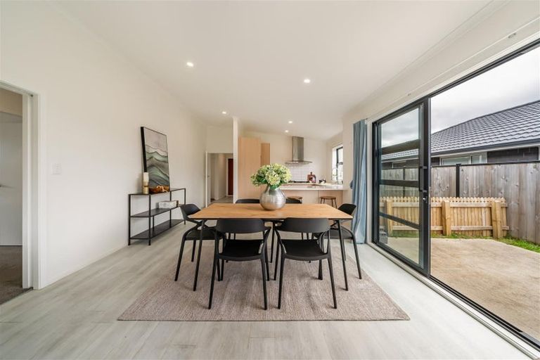 Photo of property in 8 Whitten Way, Wallaceville, Upper Hutt, 5018