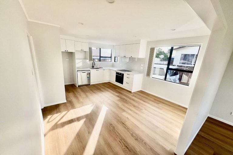 Photo of property in 27 Dissmeyer Drive, Clover Park, Auckland, 2019