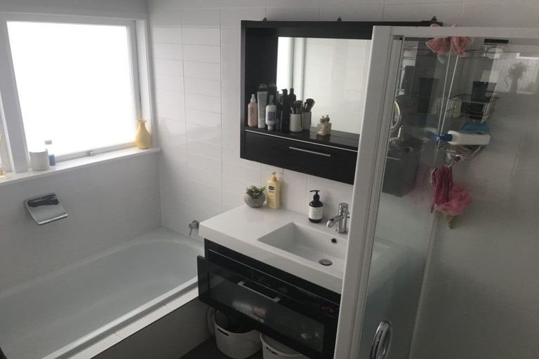 Photo of property in 1/16 Fairway Avenue, Red Beach, 0932