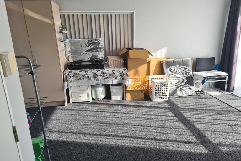 Photo of property in 47a Robert Skelton Place, Clendon Park, Auckland, 2103