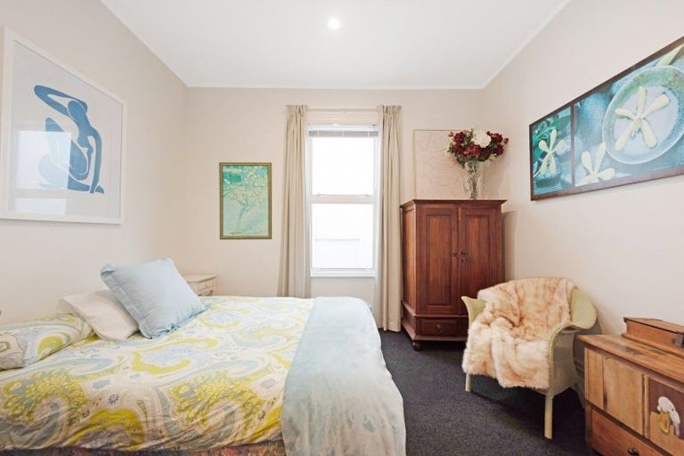 Photo of property in 28 Stanley Street, Berhampore, Wellington, 6023