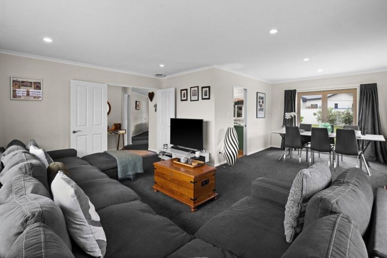 Photo of property in 28 Russell Robertson Drive, Havelock North, 4130