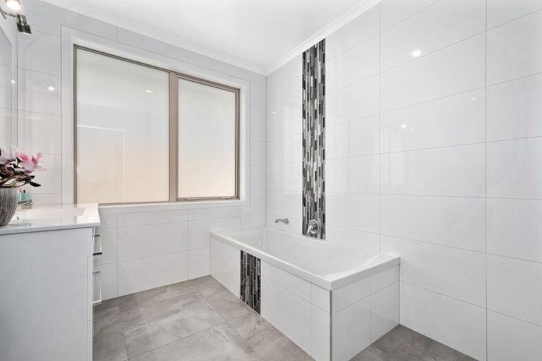 Photo of property in 111 Penetaka Heights, Pyes Pa, Tauranga, 3112