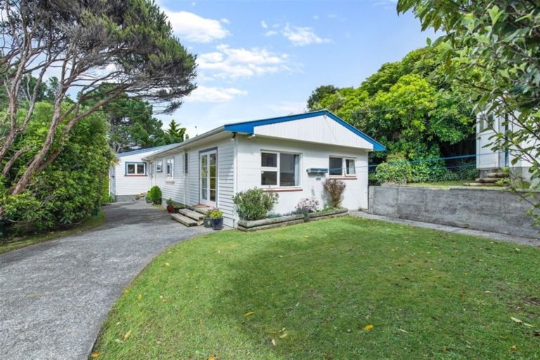 Photo of property in 19 Kimball Place, Johnsonville, Wellington, 6037