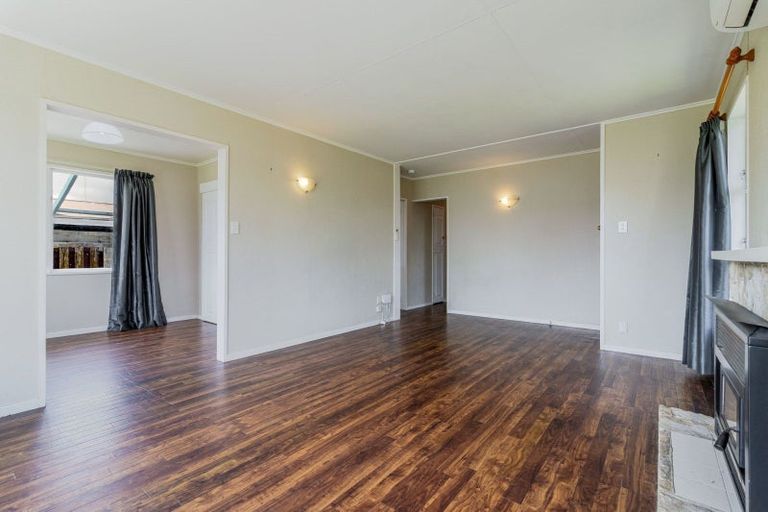 Photo of property in 18 Abraham Crescent, Milson, Palmerston North, 4414