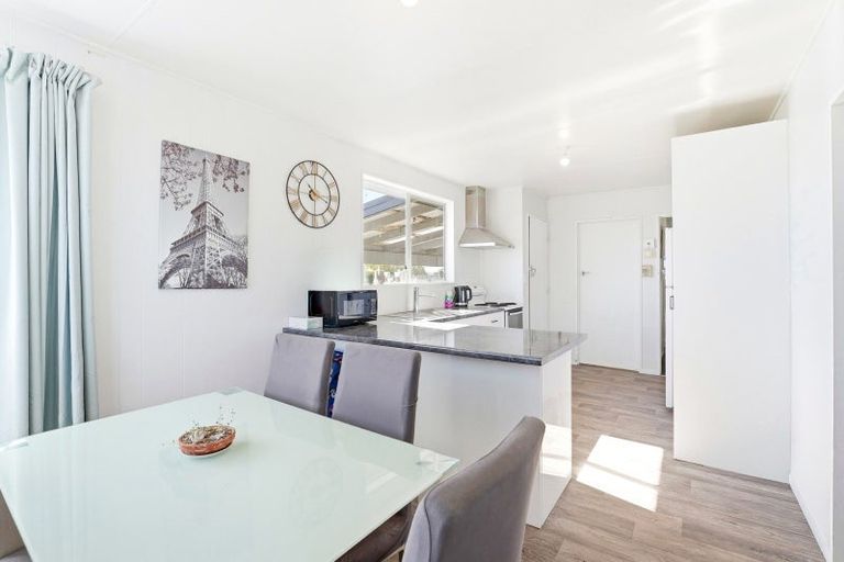 Photo of property in 27 Cross Street, Castlecliff, Whanganui, 4501