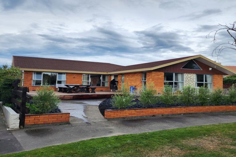 Photo of property in 19 Rutherglen Avenue, Ilam, Christchurch, 8041