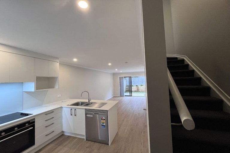 Photo of property in 4/125b Metcalfe Road, Ranui, Auckland, 0612
