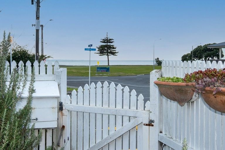 Photo of property in 88 Charles Street, Westshore, Napier, 4110