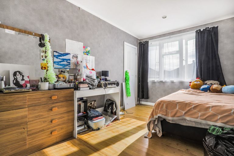 Photo of property in 15 Arimu Road, Papakura, 2110