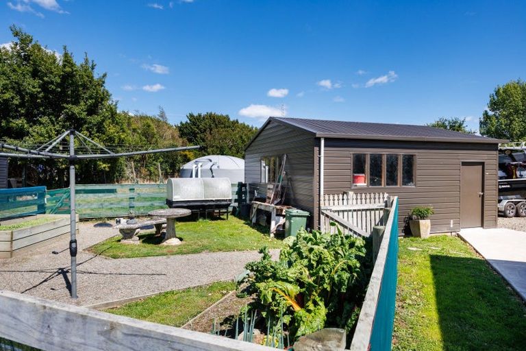 Photo of property in 107 Ashhurst Road, Bunnythorpe, Palmerston North, 4481