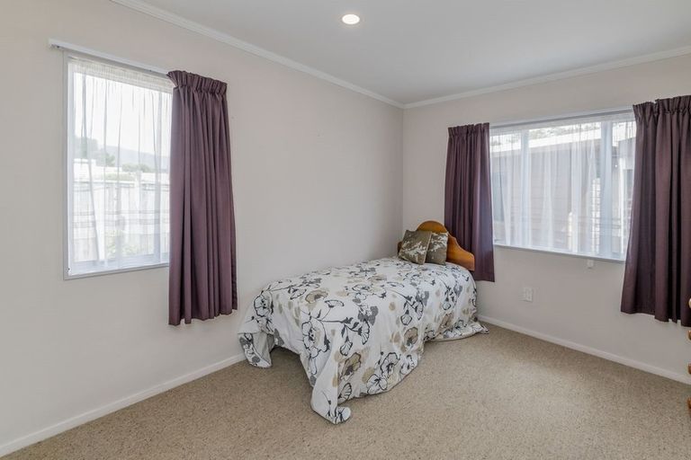 Photo of property in 23 Tobys Way, Waikanae Beach, Waikanae, 5036