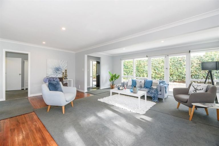 Photo of property in 130 Triangle Road, Massey, Auckland, 0614