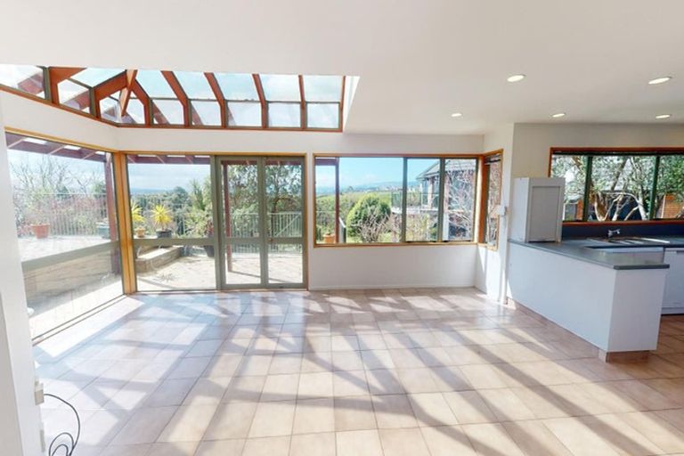 Photo of property in 34 Kilkenny Place, Fitzherbert, Palmerston North, 4410