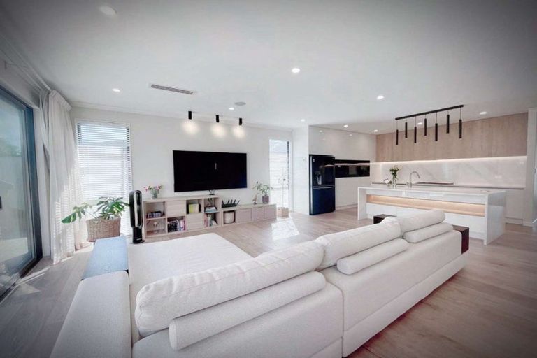 Photo of property in 31 Surf View Crescent, Red Beach, 0932