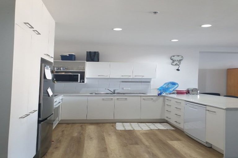 Photo of property in Seaview Apartments, 10b/4 Short Street, Auckland Central, Auckland, 1010