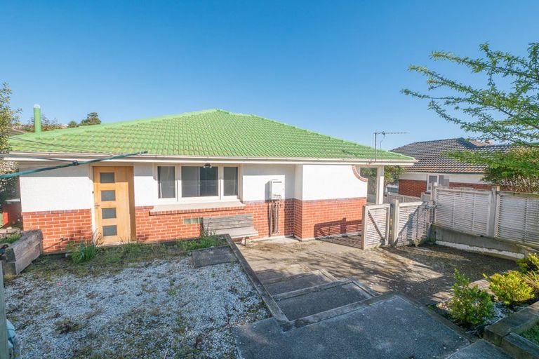 Photo of property in 83 Easther Crescent, Kew, Dunedin, 9012