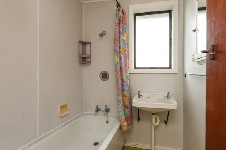 Photo of property in 32 Garvins Road, Hornby, Christchurch, 8042