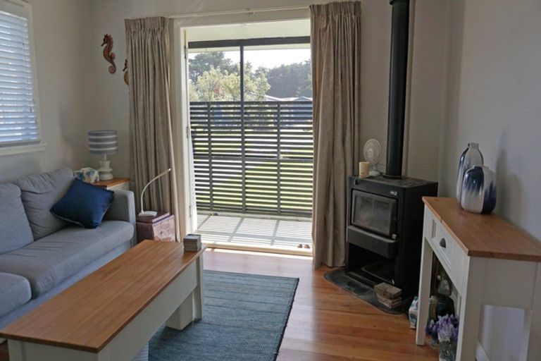Photo of property in 16 Dewe Terrace, Foxton Beach, Foxton, 4815