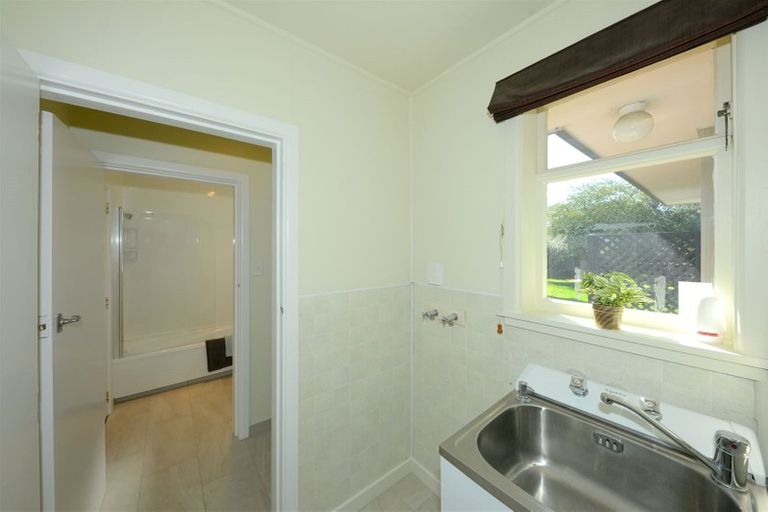 Photo of property in 39 Middlepark Road, Sockburn, Christchurch, 8042