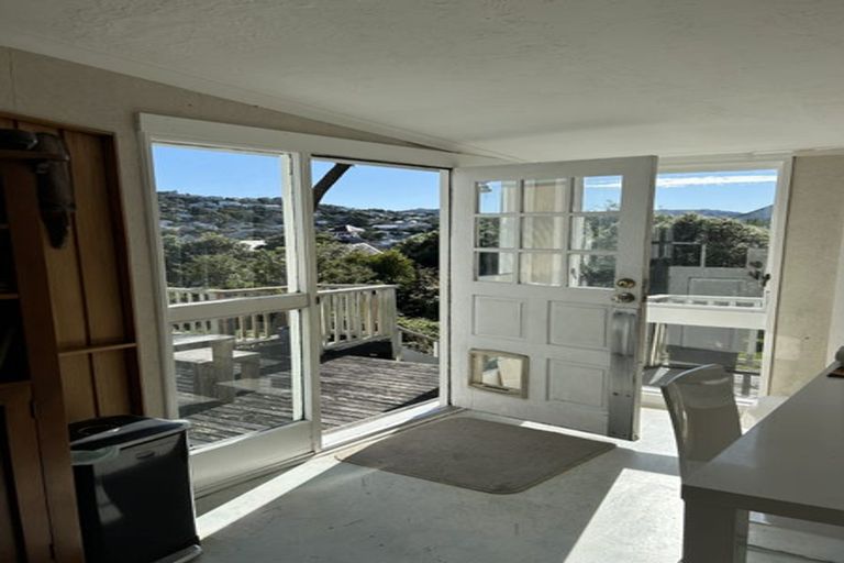 Photo of property in 10 Garfield Street, Brooklyn, Wellington, 6021