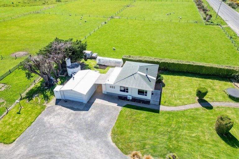 Photo of property in 460 Tiwai Road, Awarua Plains, Invercargill, 9877