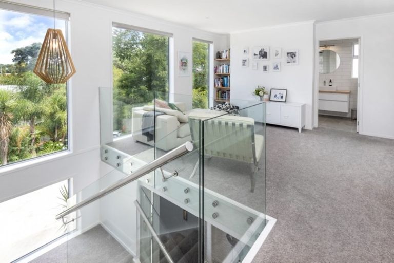 Photo of property in 70 Beach Road, Mellons Bay, Auckland, 2014