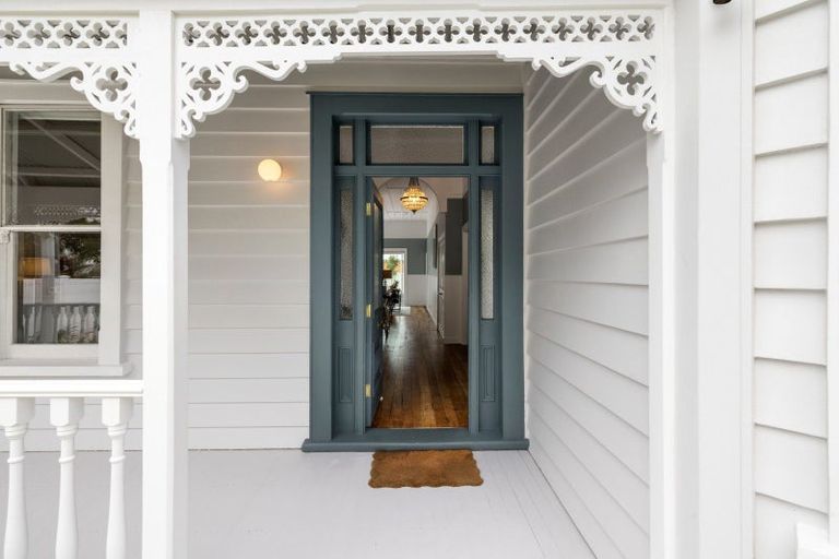 Photo of property in 114 Victoria Street, Cambridge, 3434