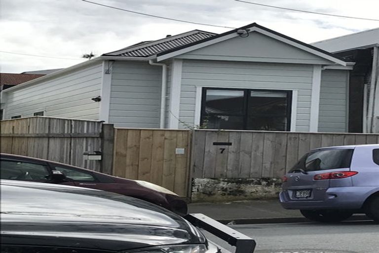 Photo of property in 7 Milton Street, Berhampore, Wellington, 6023