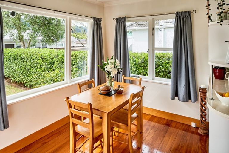 Photo of property in 8 Courtenay Road, Heretaunga, Upper Hutt, 5018