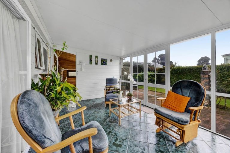 Photo of property in 16 Heaphy Road, Opunake, 4616