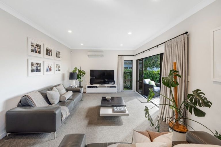 Photo of property in 202 Whitford Road, Shamrock Park, Auckland, 2016