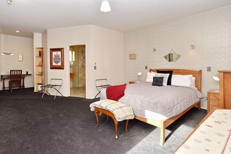 Photo of property in 11 Plynlimon Road, Fendalton, Christchurch, 8052