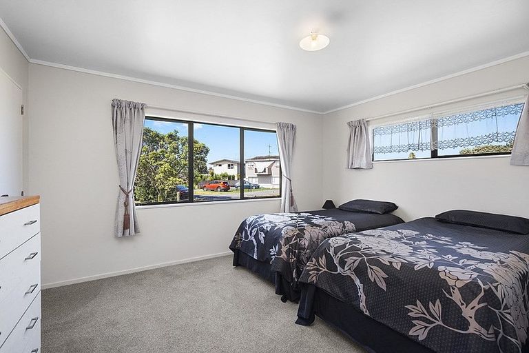 Photo of property in 27 Kowhai Avenue, Kaiaua, Miranda, 2473