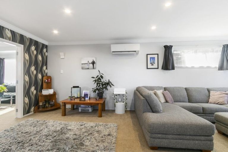 Photo of property in 15 Clematis Grove, Maungaraki, Lower Hutt, 5010