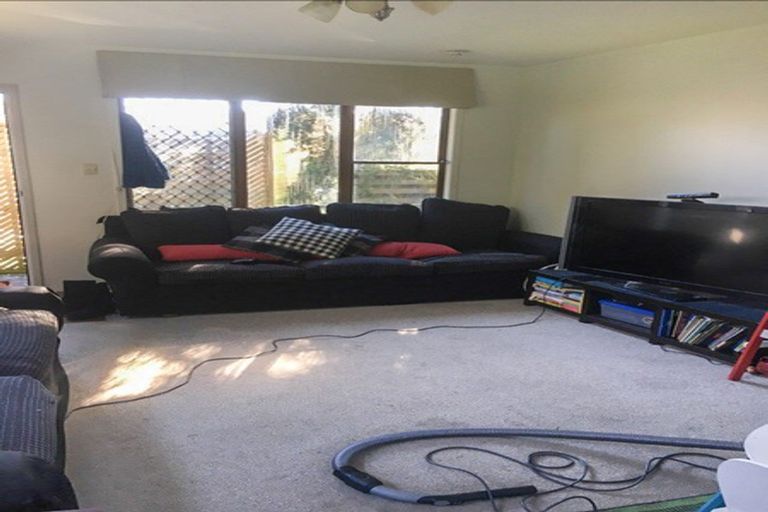 Photo of property in 3/9 Fuchsia Place, Birkdale, Auckland, 0626