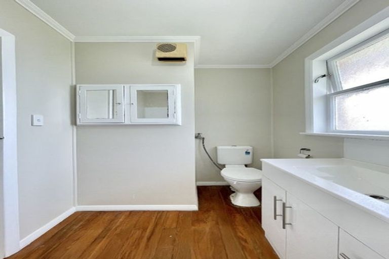 Photo of property in 1/5 Ruahine Street, Trentham, Upper Hutt, 5018