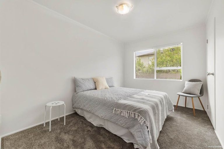 Photo of property in 3/169 Chivalry Road, Glenfield, Auckland, 0629