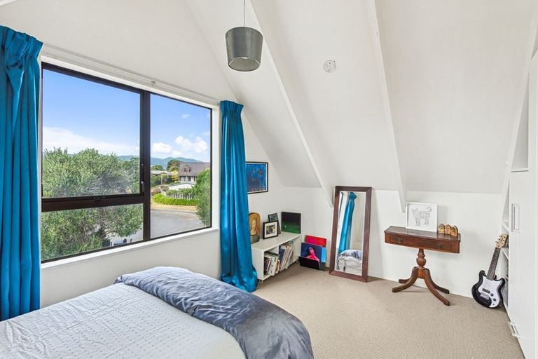 Photo of property in 9 Nuhaka Place, Paraparaumu Beach, Paraparaumu, 5032