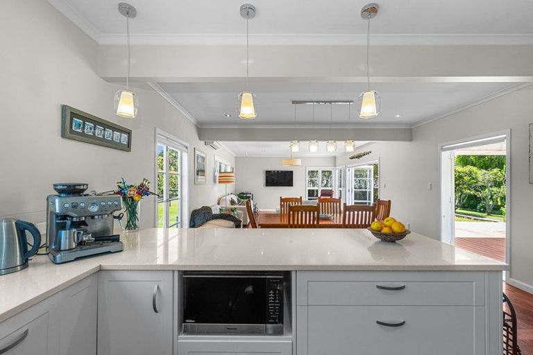 Photo of property in 169 Awa Road, Kumeu, 0891