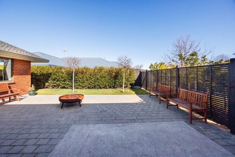 Photo of property in 2 Alpine Grove, Kelvin Grove, Palmerston North, 4414