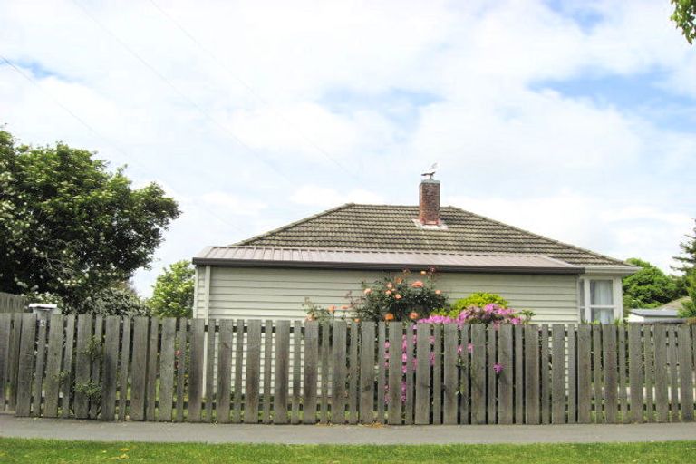Photo of property in 4 Hollyford Avenue, Bryndwr, Christchurch, 8053