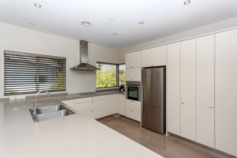 Photo of property in 4 Links Drive, Waiwhakaiho, New Plymouth, 4312