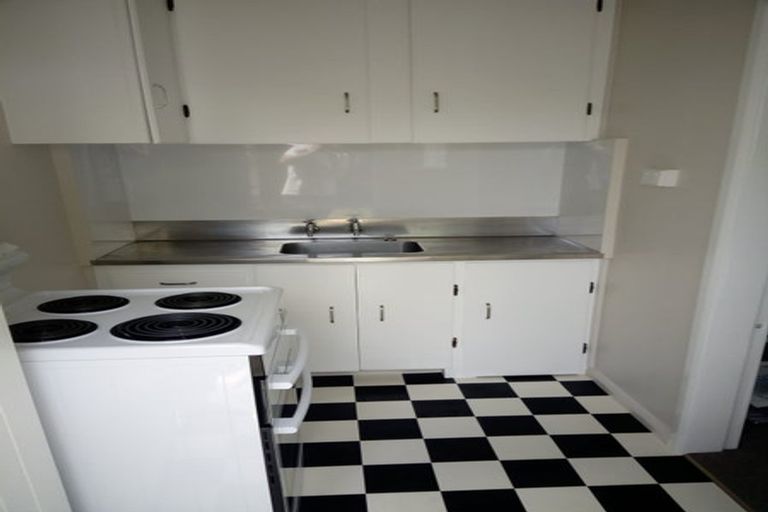 Photo of property in 8 Rolleston Street, Hokowhitu, Palmerston North, 4410