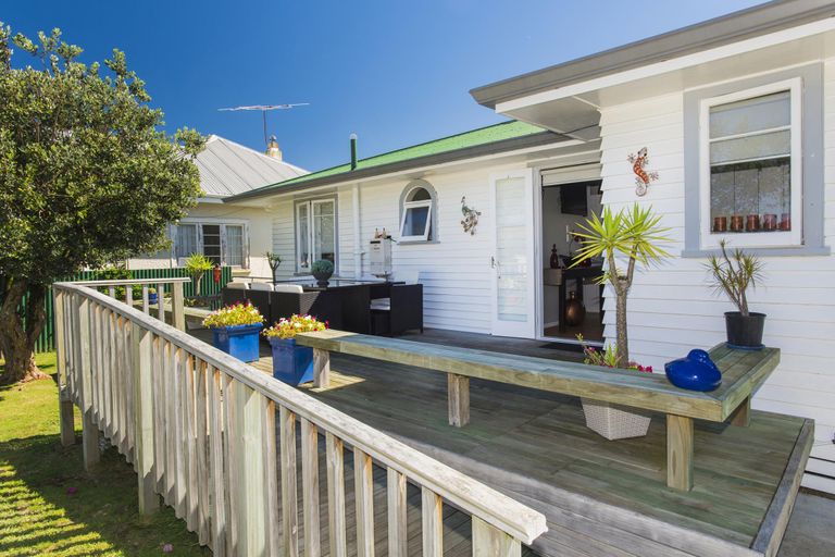 Photo of property in 16 Grafton Road, Te Hapara, Gisborne, 4010
